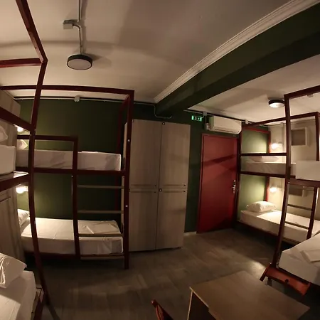 Stay Hybrid Youth Hostel-2
